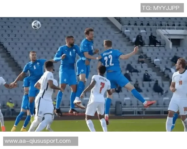 纽卡斯尔关注阿尔克马尔19岁中场斯米特转会费预计达2000万镑