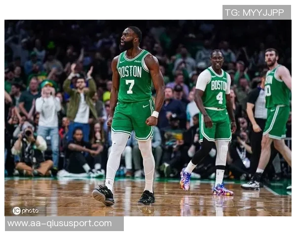 绿军逆袭超越尼克斯成功登顶东部第二名展现强大实力