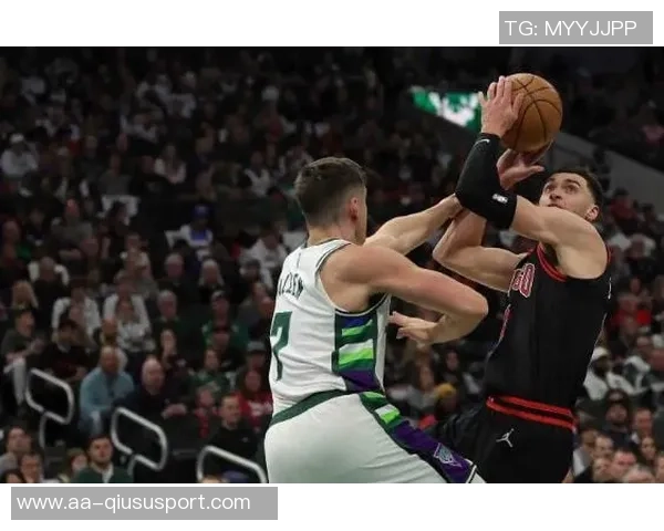 特纳状态低迷12投仅中3三分球表现惨淡仅得14分7篮板2助攻