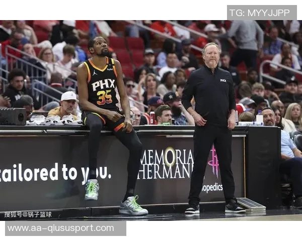 布克谈火箭防守强度表示将从失利中总结经验提升自我表现