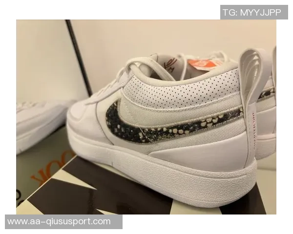 布克致敬斯派克李经典鞋款在纽约闪耀登场的Book2新作